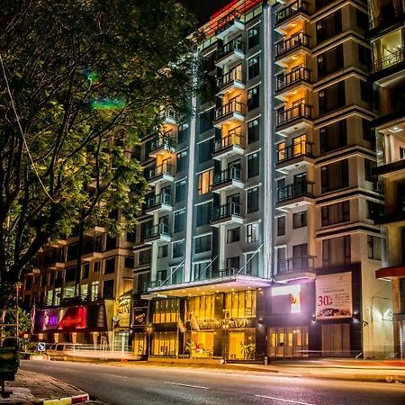 Esperado Lake View Hotel Γιανγκόν Εξωτερικό φωτογραφία