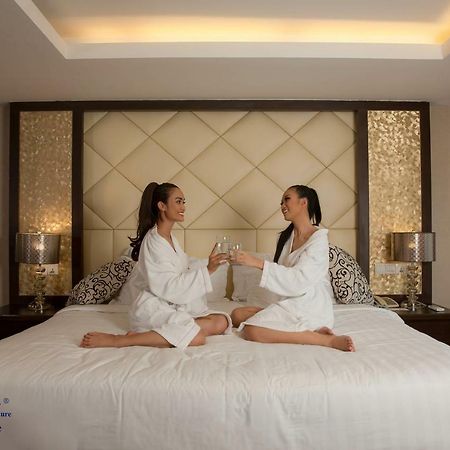 Esperado Lake View Hotel Γιανγκόν Εξωτερικό φωτογραφία