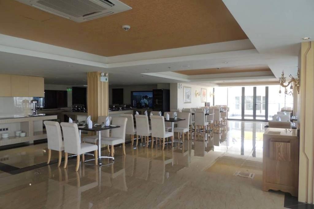 Esperado Lake View Hotel Γιανγκόν Εξωτερικό φωτογραφία