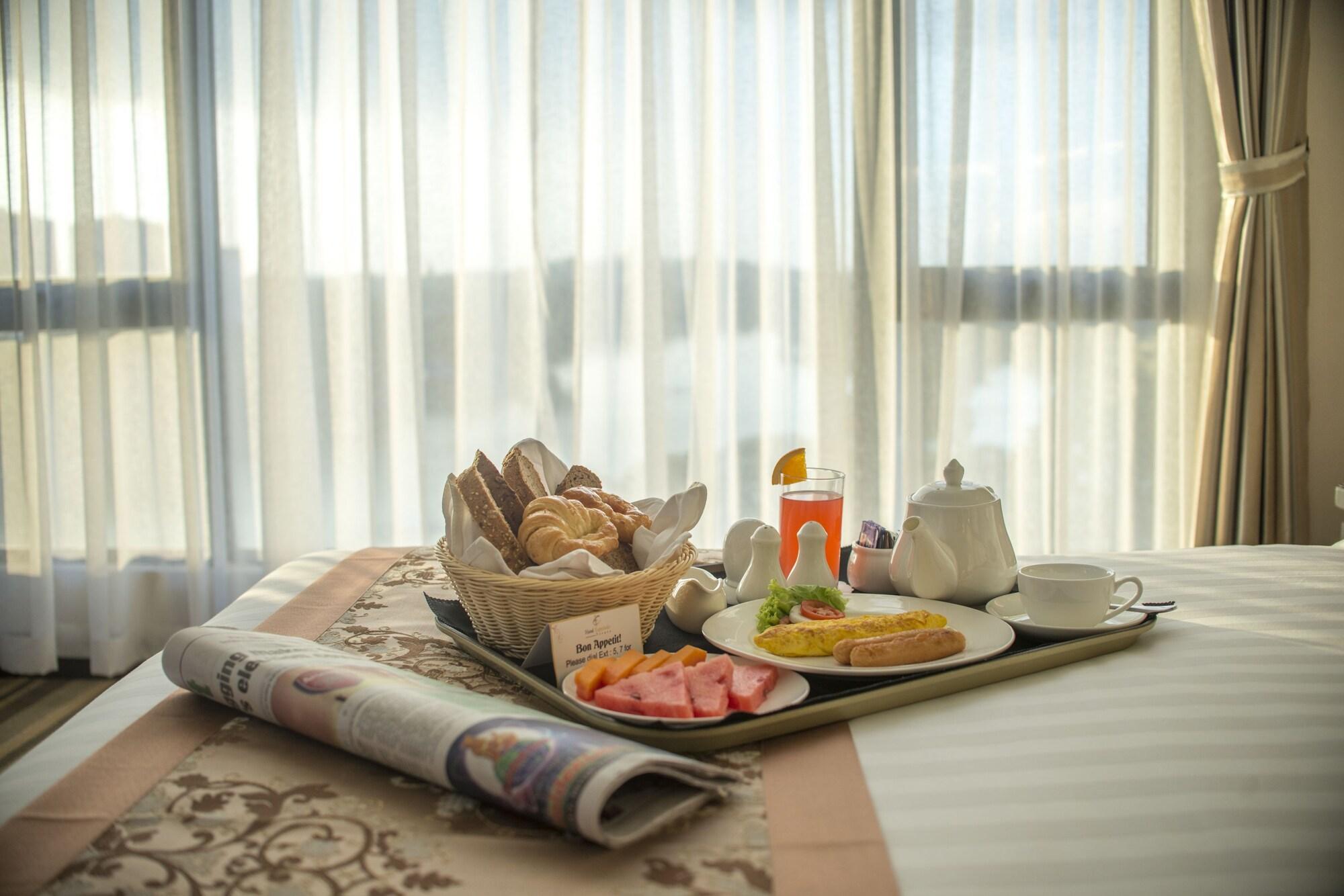 Esperado Lake View Hotel Γιανγκόν Εξωτερικό φωτογραφία