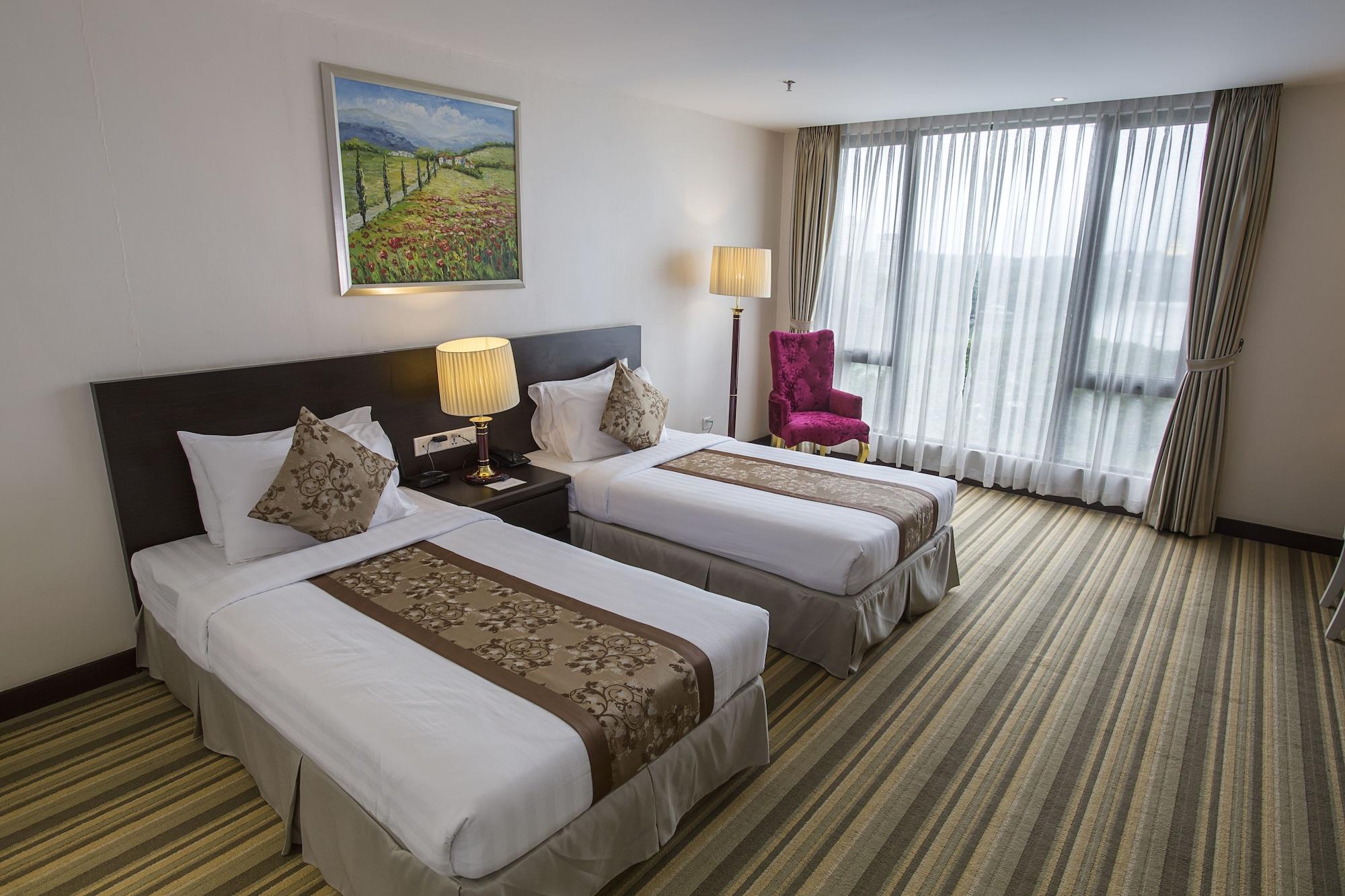Esperado Lake View Hotel Γιανγκόν Εξωτερικό φωτογραφία