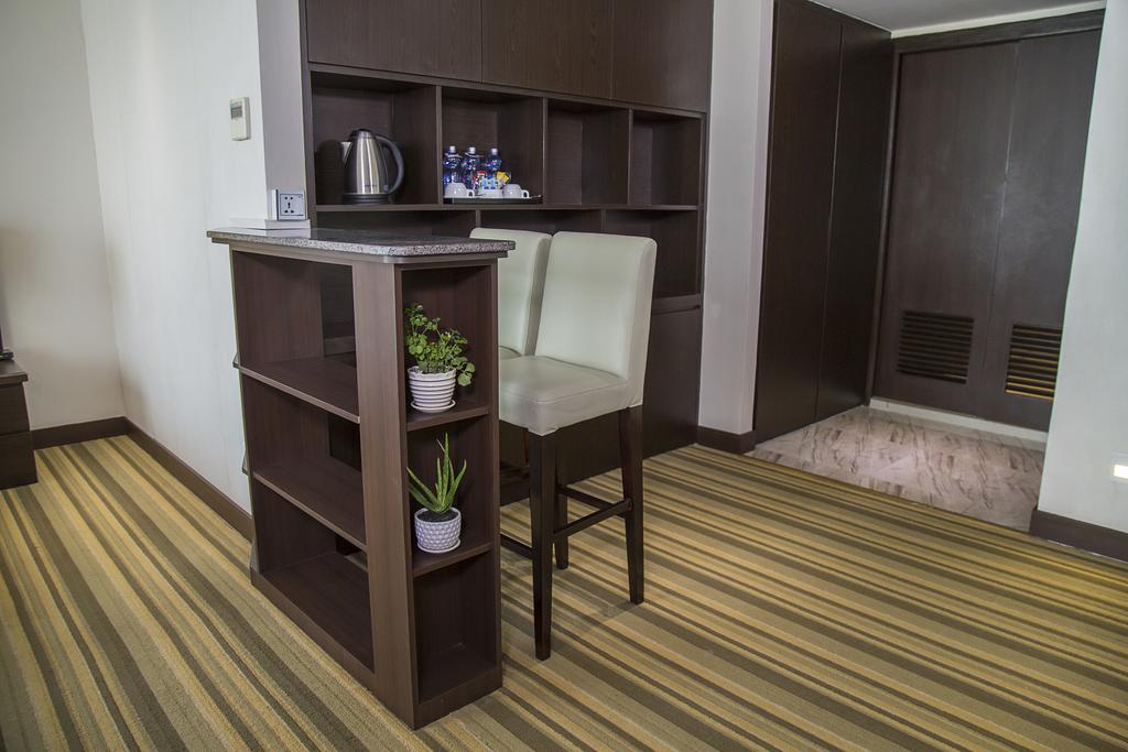 Esperado Lake View Hotel Γιανγκόν Εξωτερικό φωτογραφία