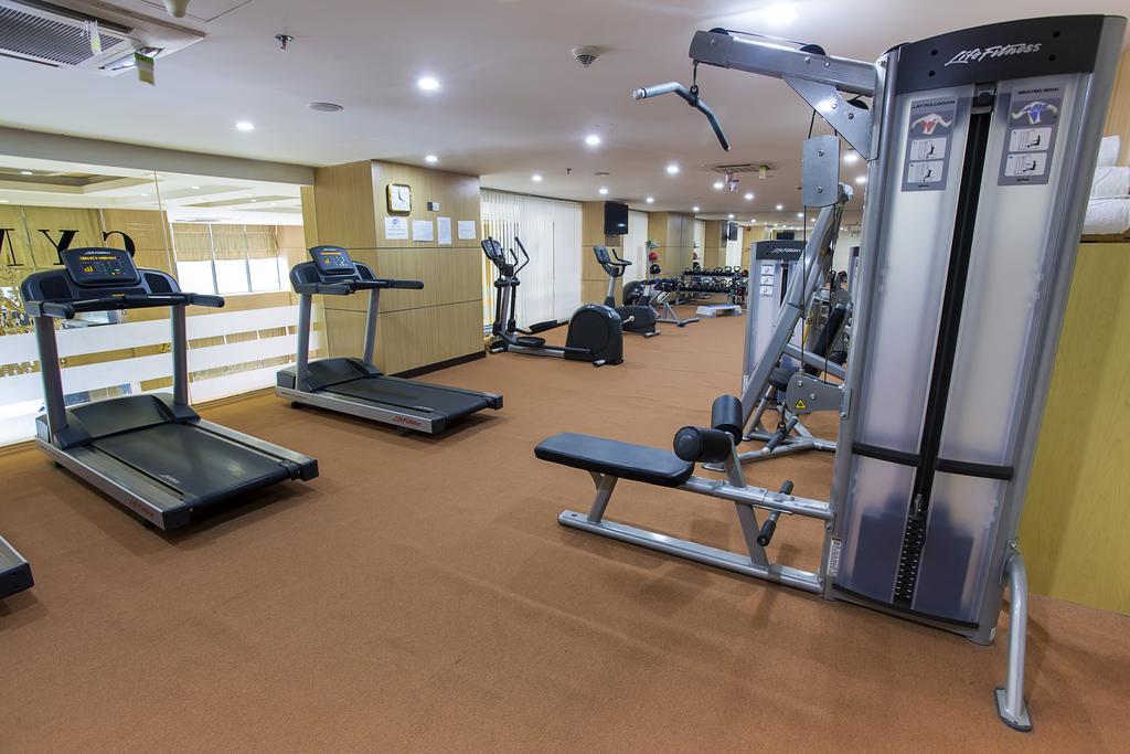 Esperado Lake View Hotel Γιανγκόν Εξωτερικό φωτογραφία