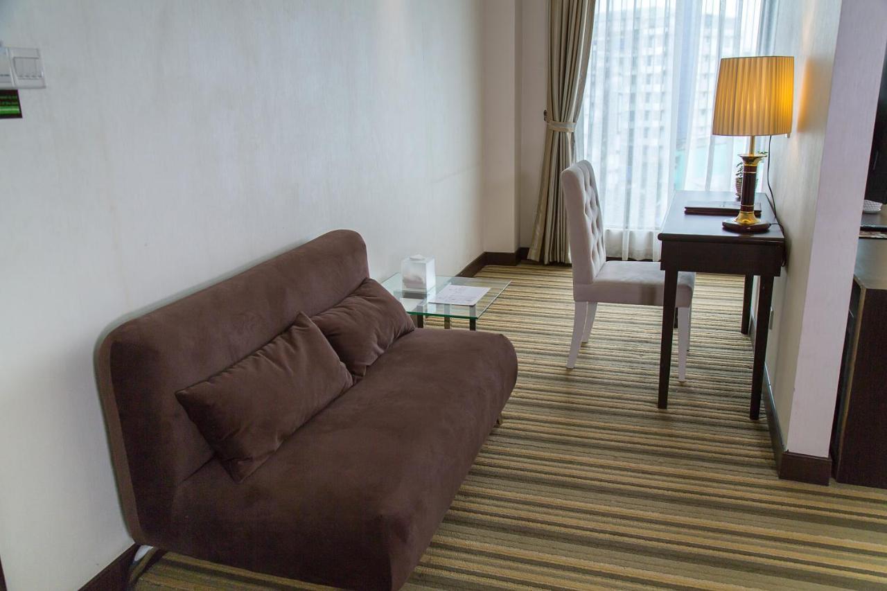 Esperado Lake View Hotel Γιανγκόν Εξωτερικό φωτογραφία