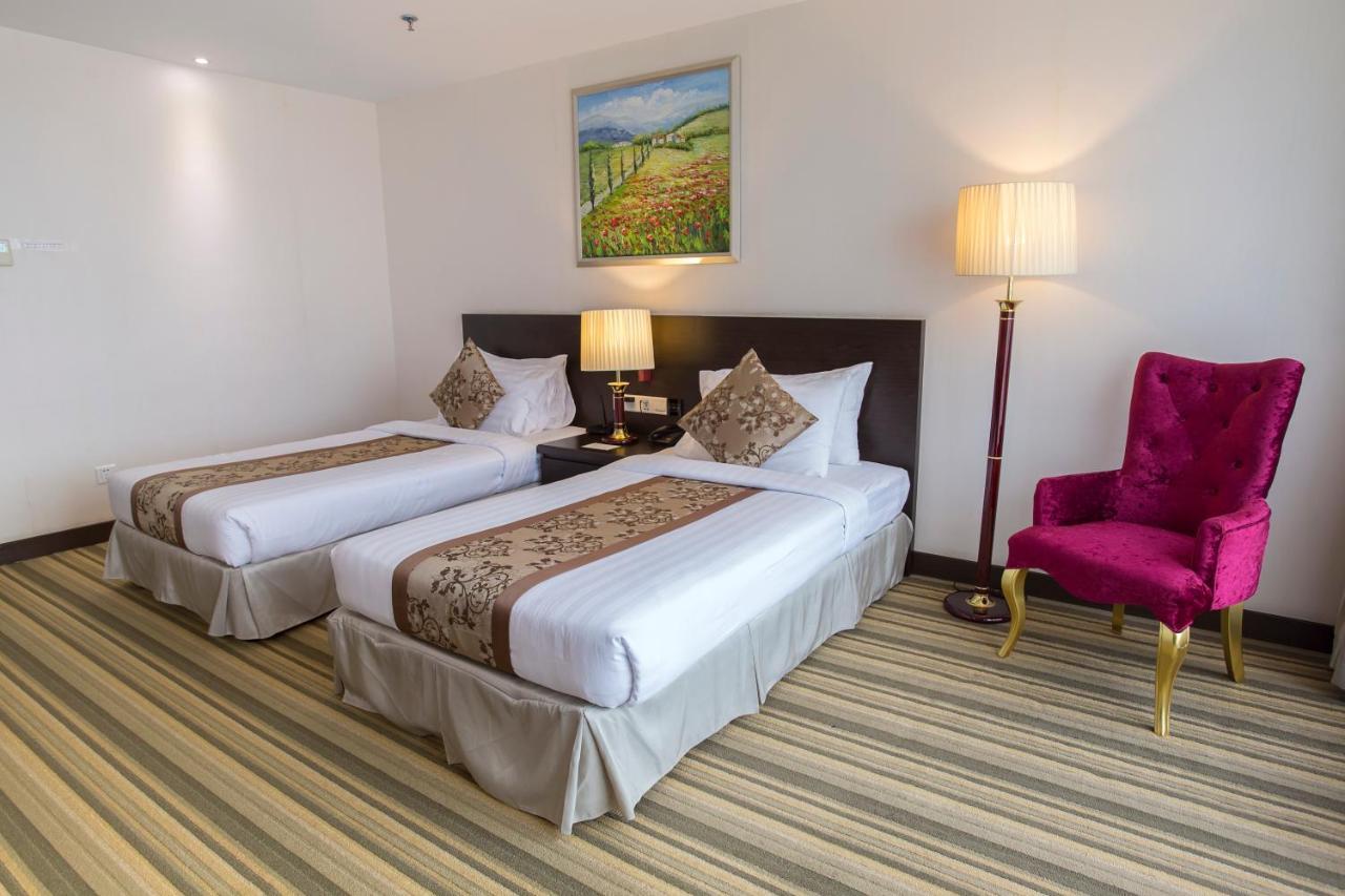 Esperado Lake View Hotel Γιανγκόν Εξωτερικό φωτογραφία