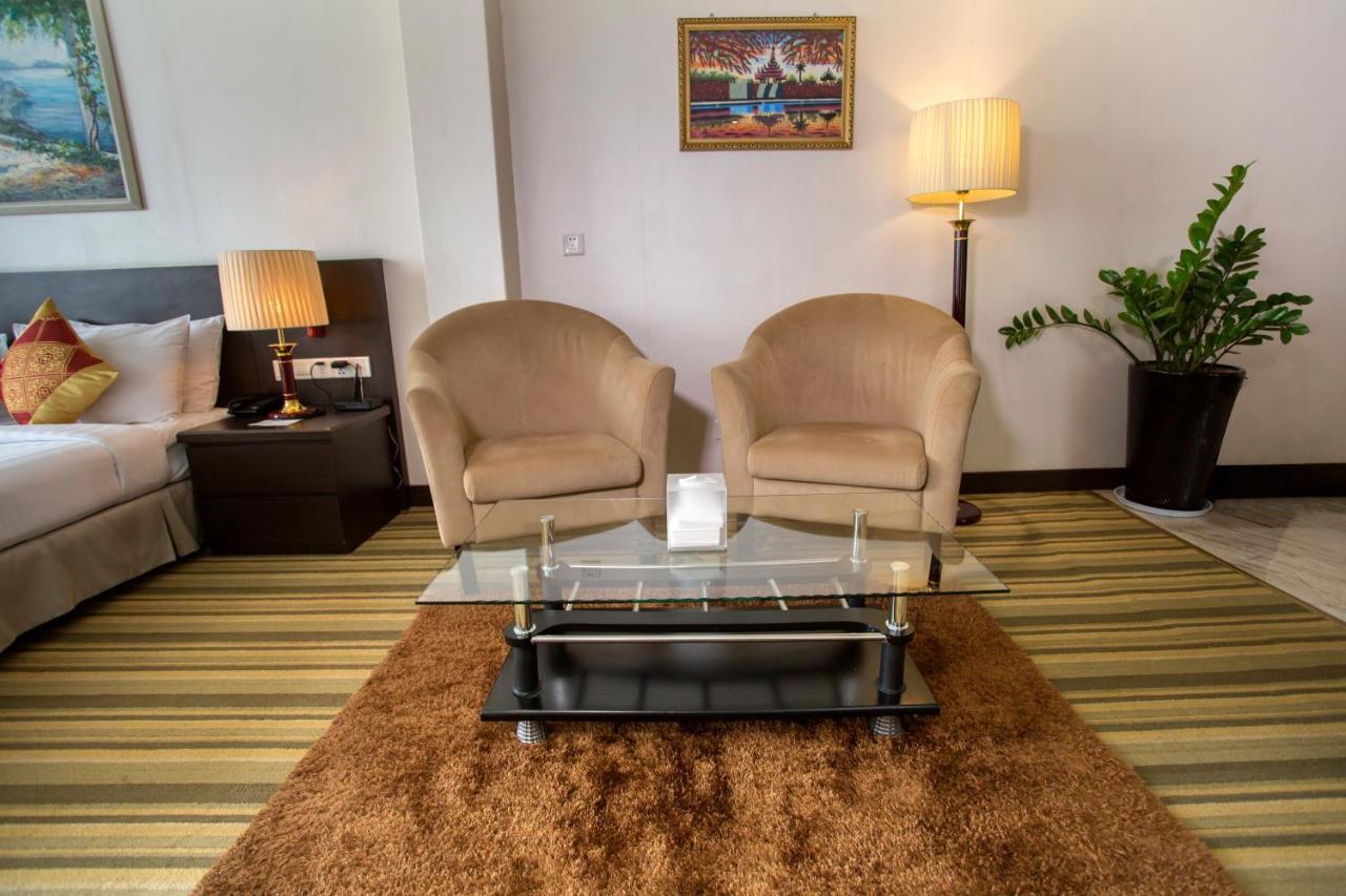 Esperado Lake View Hotel Γιανγκόν Εξωτερικό φωτογραφία