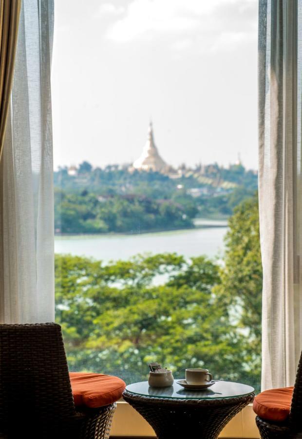 Esperado Lake View Hotel Γιανγκόν Εξωτερικό φωτογραφία