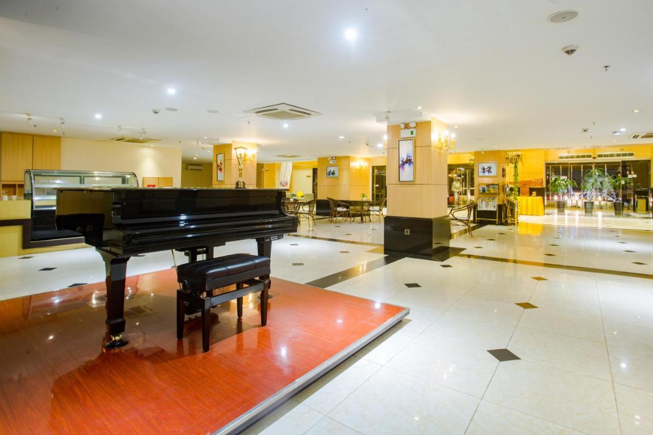 Esperado Lake View Hotel Γιανγκόν Εξωτερικό φωτογραφία